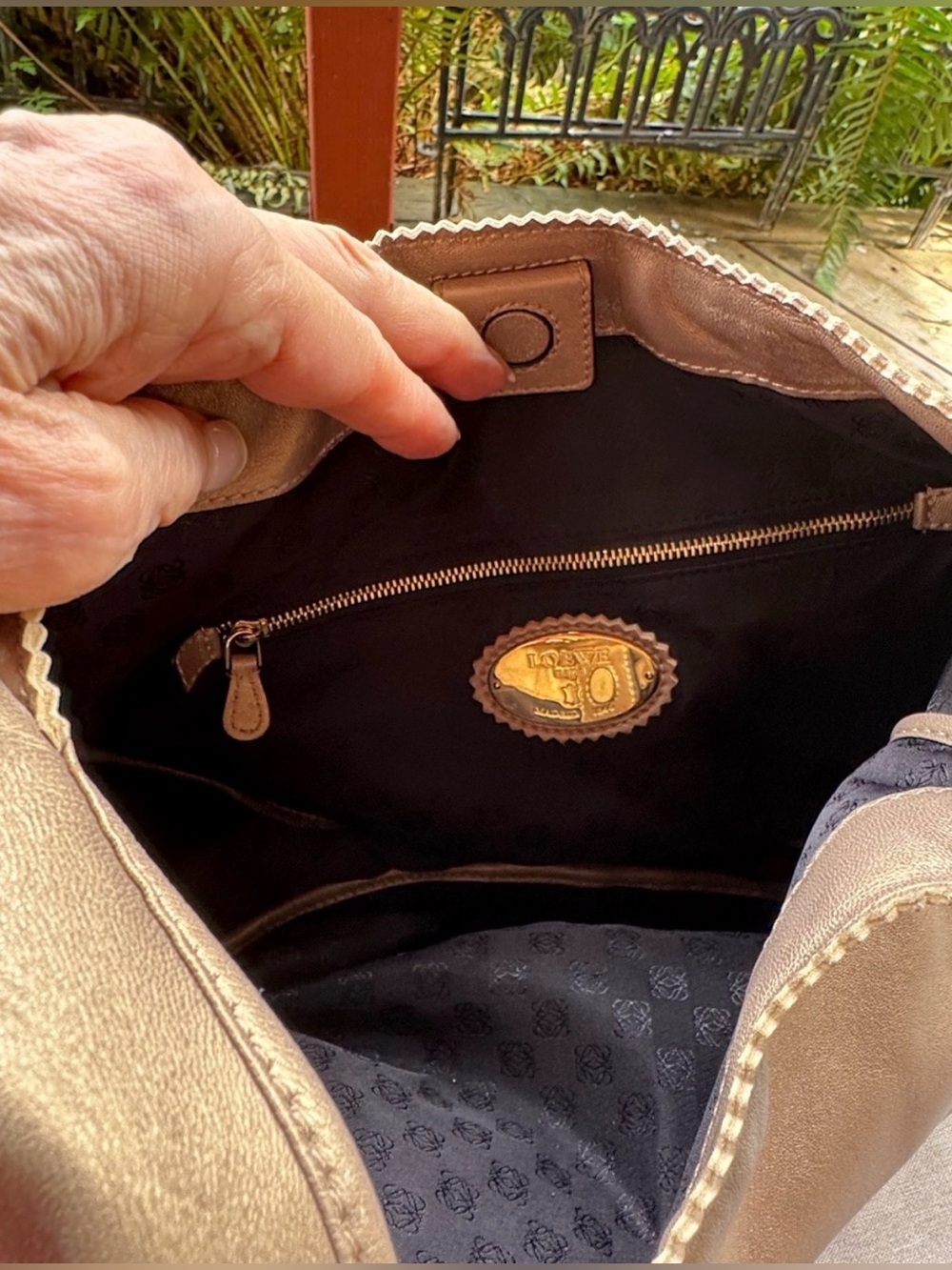 Gorgeous Bag with Matching Bag Charm - Picture 8 of 10